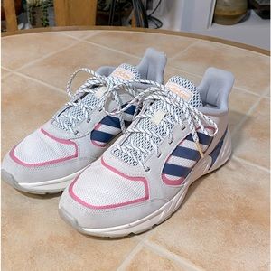 COPY - Adidas 90s Valasion Women's Running Shoes, Size: 7.5. Like new